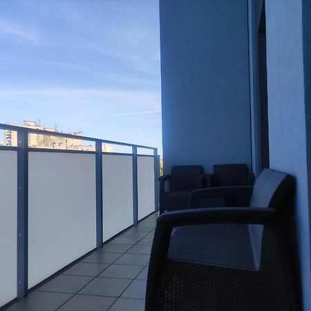 Apartamenty Metro Targowek 27 Varsovie Extérieur photo