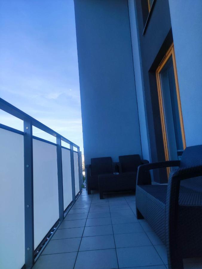Apartamenty Metro Targowek 27 Varsovie Extérieur photo
